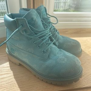Blue Timberland Girls size 1.5